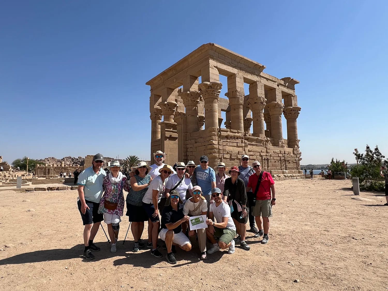 Philae Tempel mit Gruppe